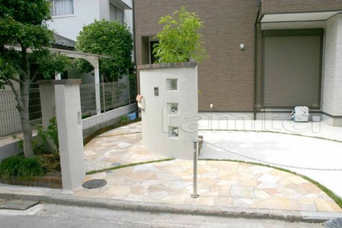 自然石乱形貼り アプローチ 自然石乱形貼り アプローチ