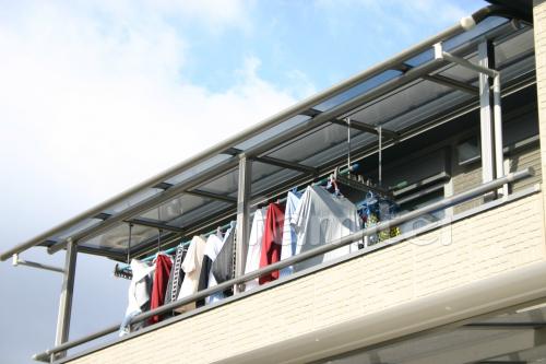 ベランダ屋根+竿掛け でお洗濯楽々 ベランダ屋根+竿掛け でお洗濯楽々