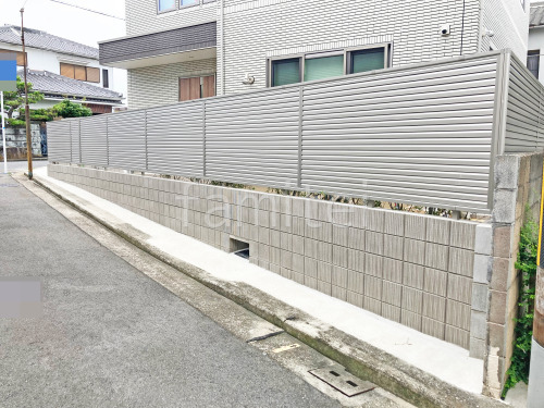 ブロック塀 (化粧ブロック) ユニソン リゲル アルミ形材 フェンス YKKAP シンプレオYL1型 横ルーバー 目隠し